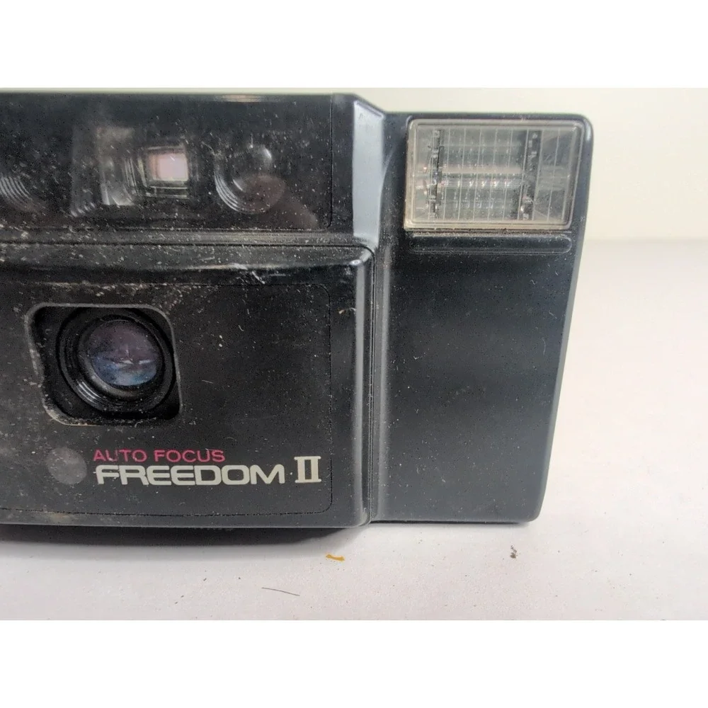 Vintage Minolta Freedom II 35mm Camera - Black